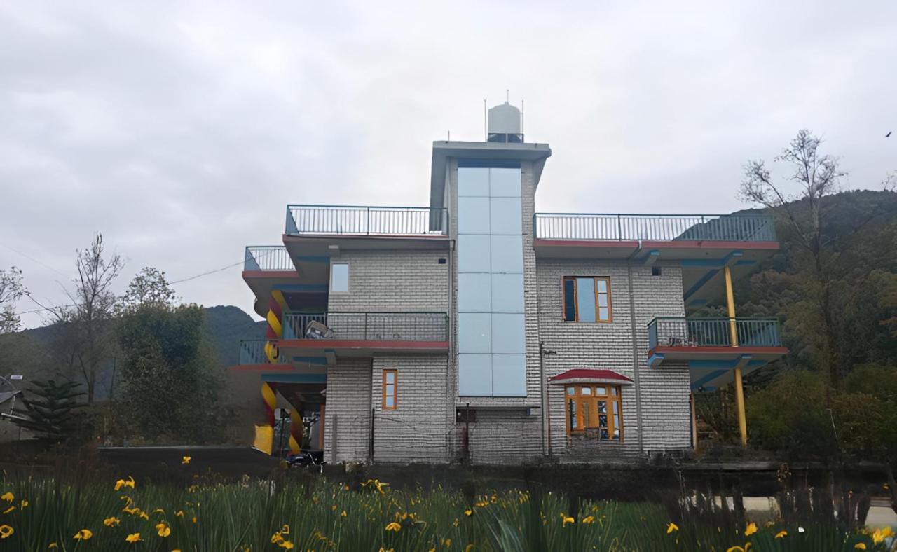 Travelodge Homestay Bīr エクステリア 写真